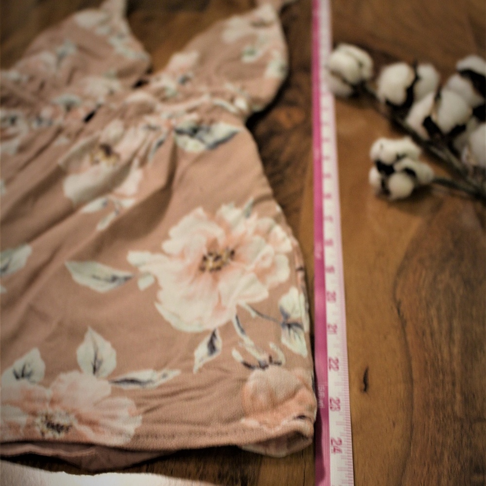 L.A. Hearts Floral Romper. Women's Size XS. - Picture 5 of 8